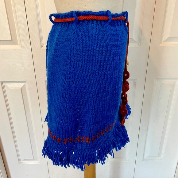 Vintage Handmade Blue and Red Fringe Knit Vest and Skirt Set - Picture 7 of 9
